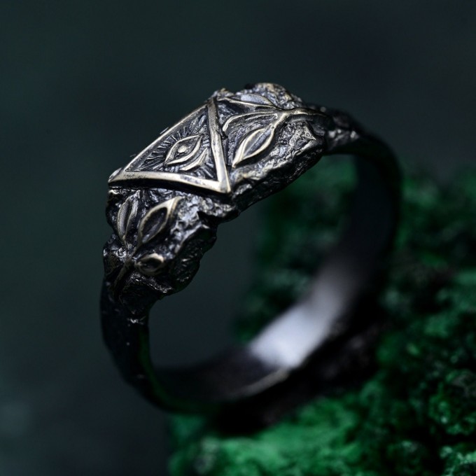 Vintage Triquetra Forest Ring – Nature-Inspired Silver Wedding Ring, Mystical Elven Jewelry with Celtic Knotwork Accent