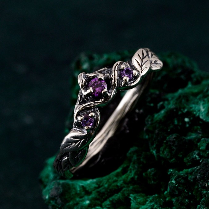 Whispering Vines: Gothic Amethyst Ring