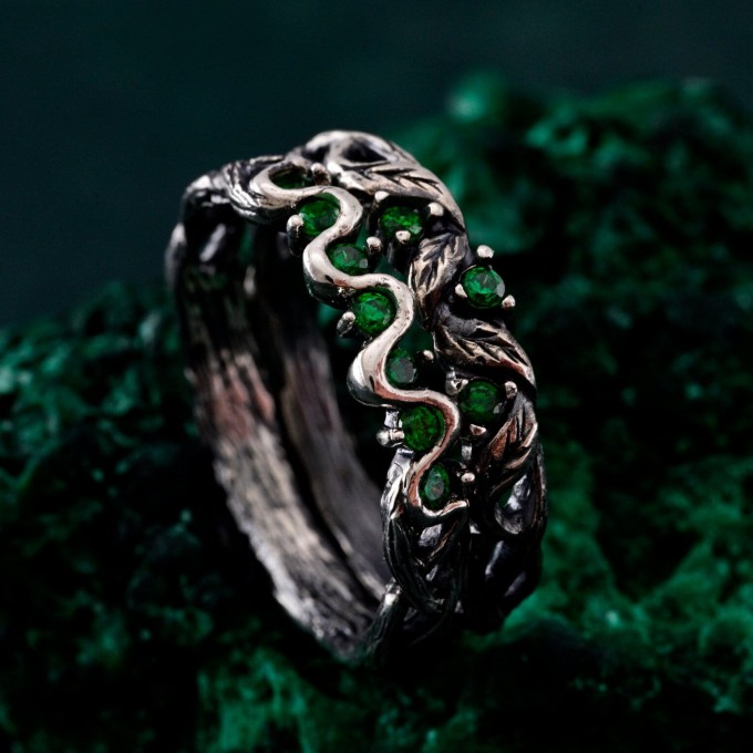 Gothic Silver Ring with Serpent and Emerald Design