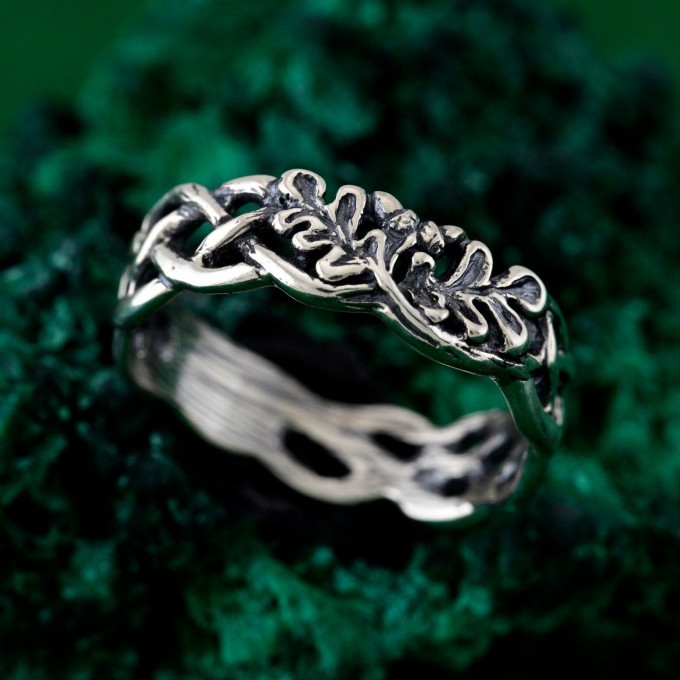 Enchanted Forest Silver Ring with Nature-Inspired Twig Design