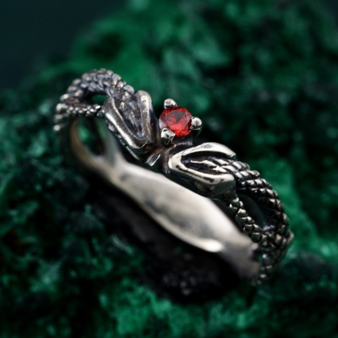 Serpentine Embrace Ring: Twisted and Entwined Snake Band