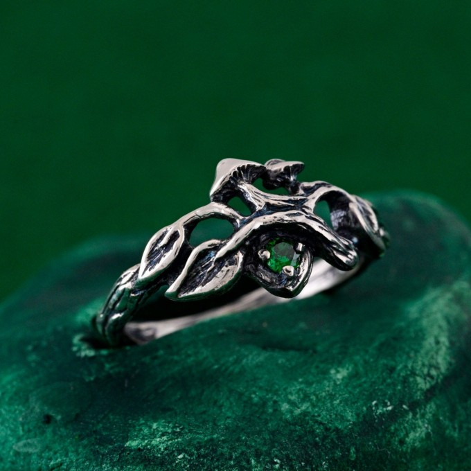 Unisex Gothic Wedding Ring – Witchy Statement Ring, Silver Geometric Design, Unique Gothic Jewelry for All Genders