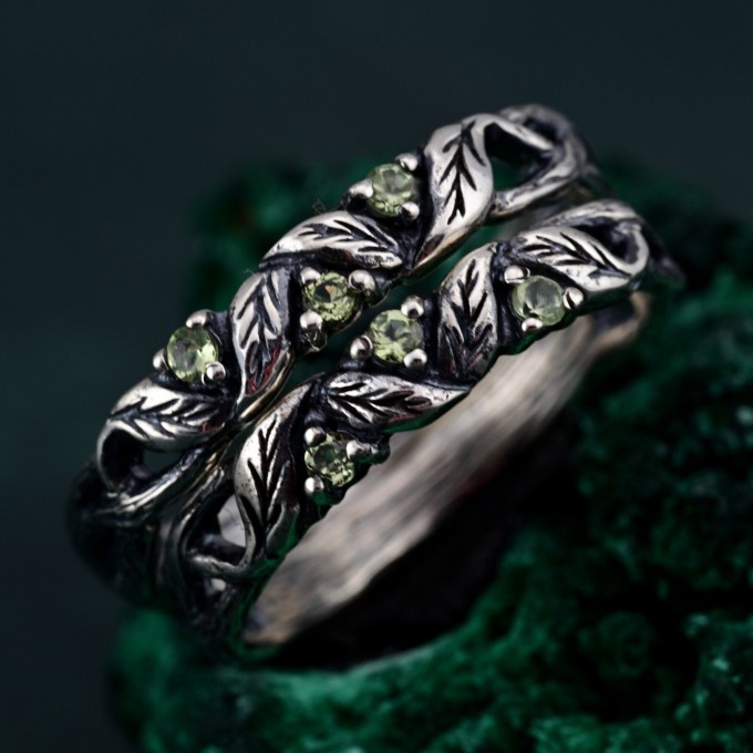 Enchanted Peridot Ring Set - Whimsical Vine & Willow Leaf Motifs