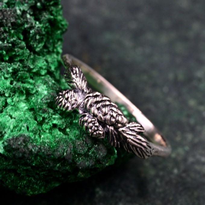 Elegant Minimalist Silver Ring with Twig and Pinecone – Unique Christmas Jewelry for Women