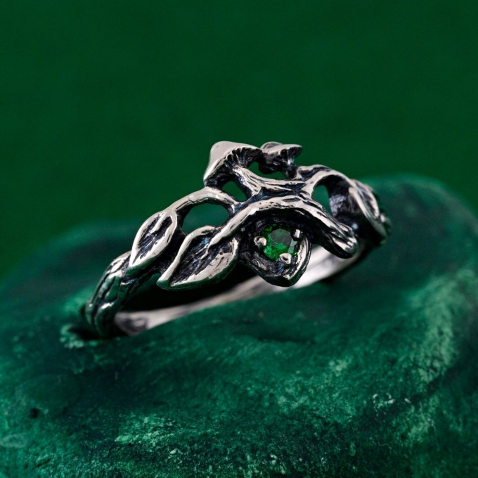 Unisex Gothic Wedding Ring – Witchy Statement Ring, Silver Geometric Design, Unique Gothic Jewelry for All Genders