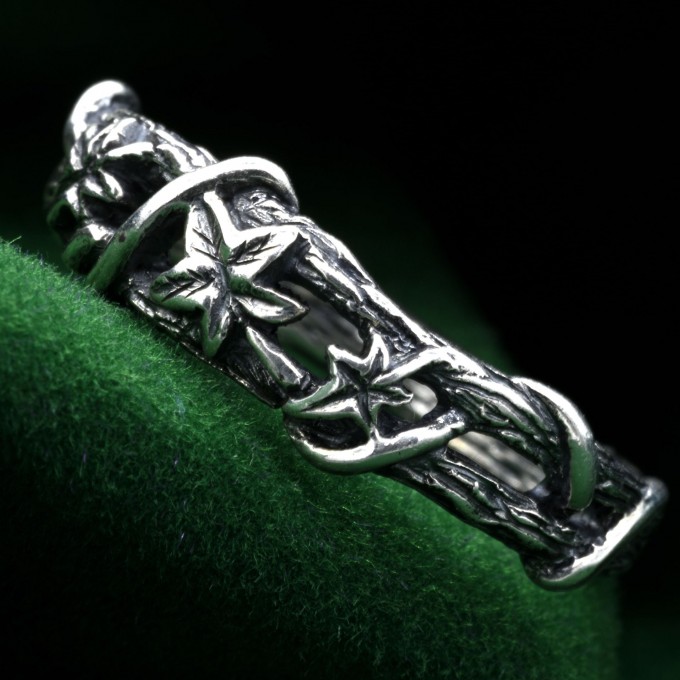 Ivy Vine Sterling Silver Ring with Nature-Inspired Charm