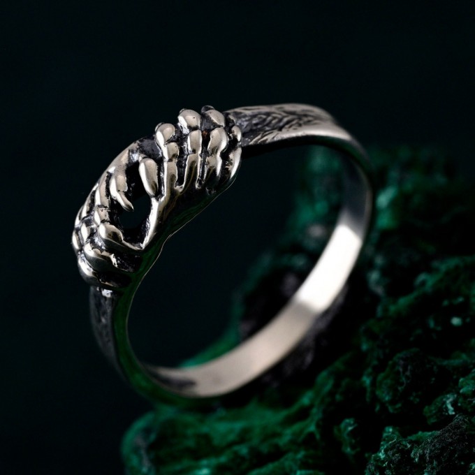 Majestic Silver Lion Claw Ring – Unique Animal-Inspired Jewelry