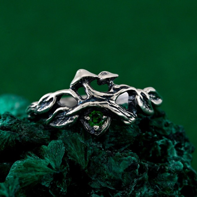 Unisex Gothic Wedding Ring – Witchy Statement Ring, Silver Geometric Design, Unique Gothic Jewelry for All Genders