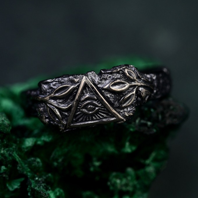 Vintage Triquetra Forest Ring – Nature-Inspired Silver Wedding Ring, Mystical Elven Jewelry with Celtic Knotwork Accent