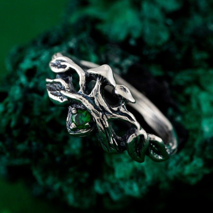 Unisex Gothic Wedding Ring – Witchy Statement Ring, Silver Geometric Design, Unique Gothic Jewelry for All Genders