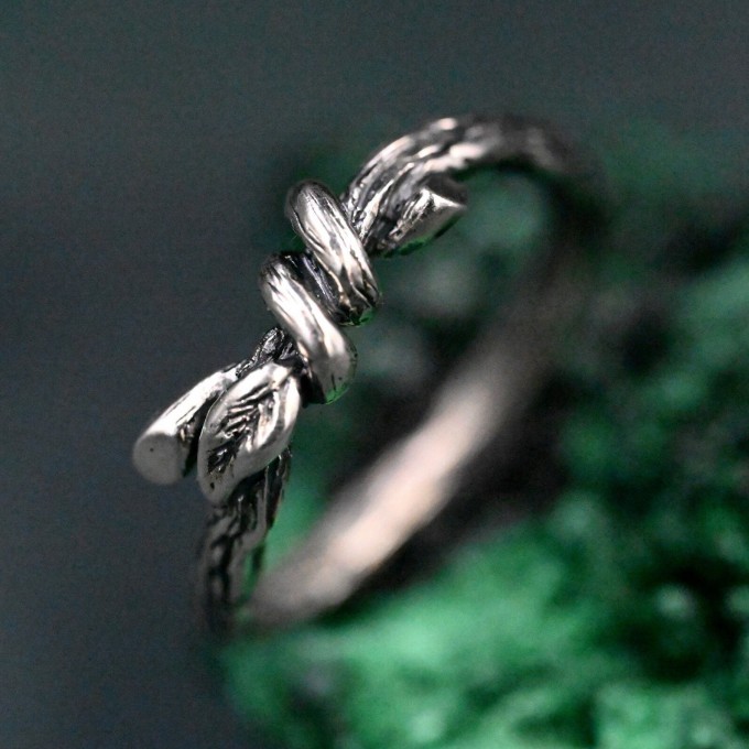 Unique Ring with Leaves - Wedding Ring with Leaf and Branch Design