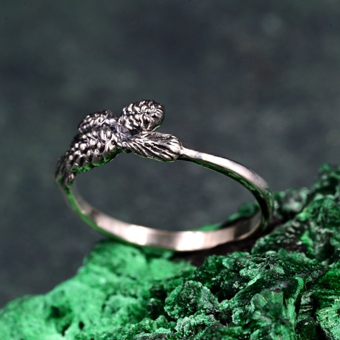 Elegant Minimalist Silver Ring with Twig and Pinecone – Unique Christmas Jewelry for Women
