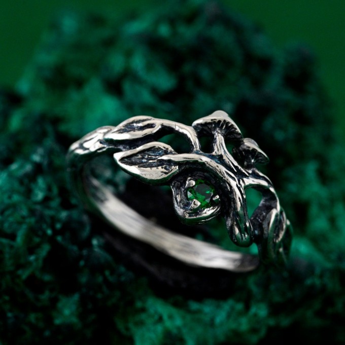 Unisex Gothic Wedding Ring – Witchy Statement Ring, Silver Geometric Design, Unique Gothic Jewelry for All Genders