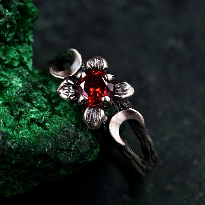 Lunar Trinity Garnet Ring – Triple Goddess Celestial Jewelry