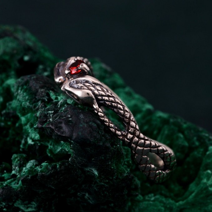 Serpentine Embrace Ring: Twisted and Entwined Snake Band