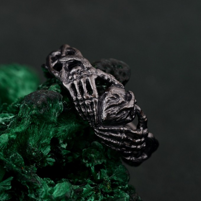 Echo of Eternity: Gothic Skull Band