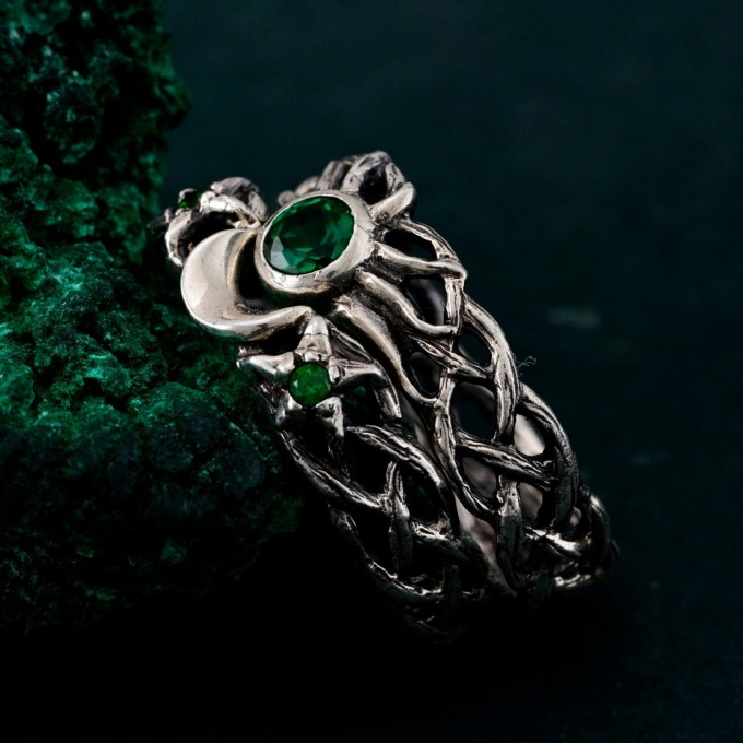 Gothic Silver Ring with Emerald and Sunburst Motif