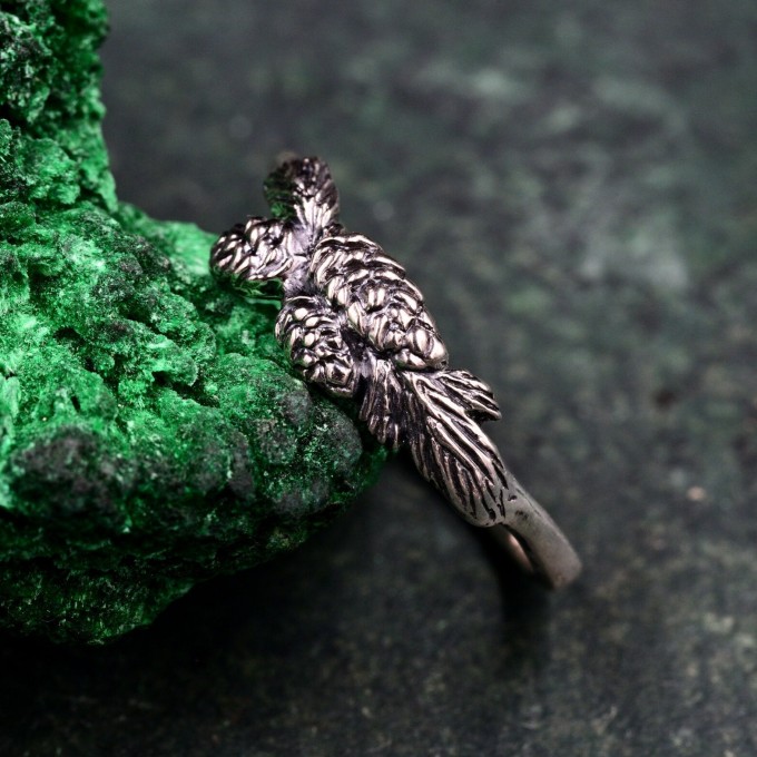 Elegant Minimalist Silver Ring with Twig and Pinecone – Unique Christmas Jewelry for Women
