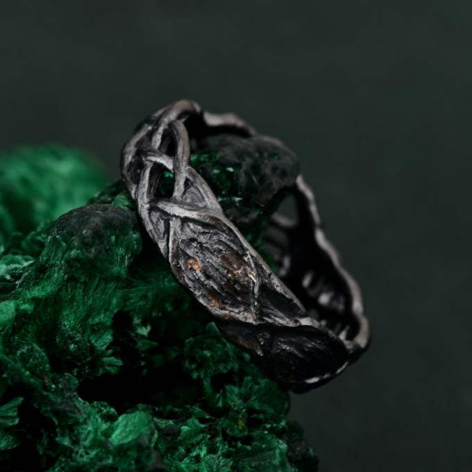 Echo of Eternity: Gothic Skull Band