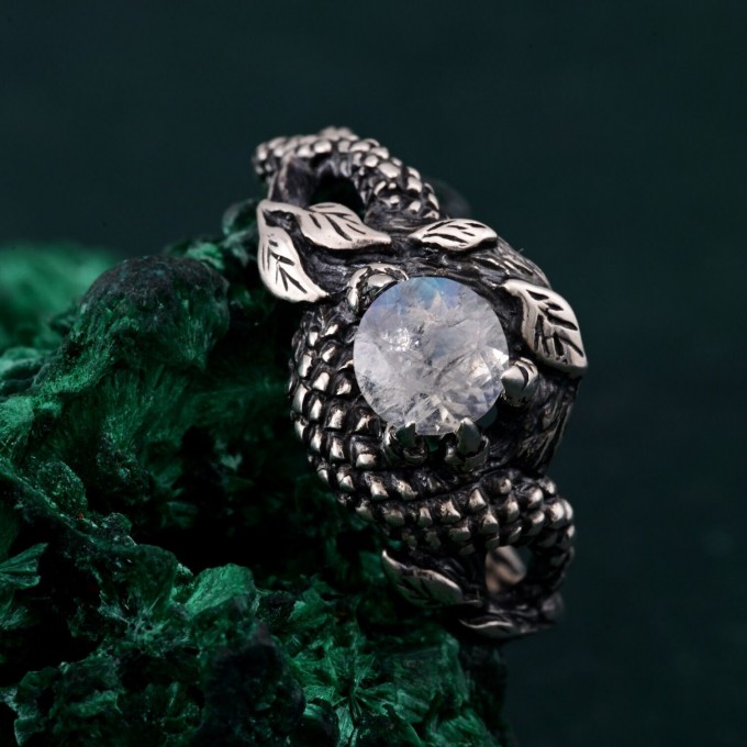 Scale of the Dragon Ring: Mythical Silver Design