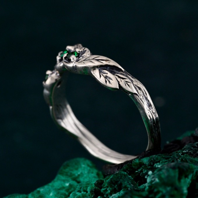 Twig & Leaf Floral Silver Ring – Fantasy Nature Motif Engagement Ring