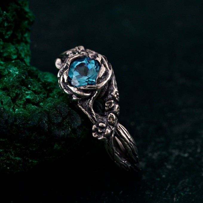 Handcrafted 925 Silver Topaz Ring – Minimalist Gemstone Jewelry for WomenHandcrafted 925 Silver Topaz Ring – Minimalist Gemstone Jewelry for Women