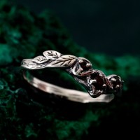 Accent Gold-Plated Silver Ring - Luxurious Handmade Leaf Motif Jewelry, Elegant Gift for Special Occasions