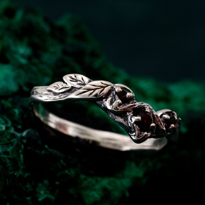 Dance of the Leaves: Gothic Garnet Ring