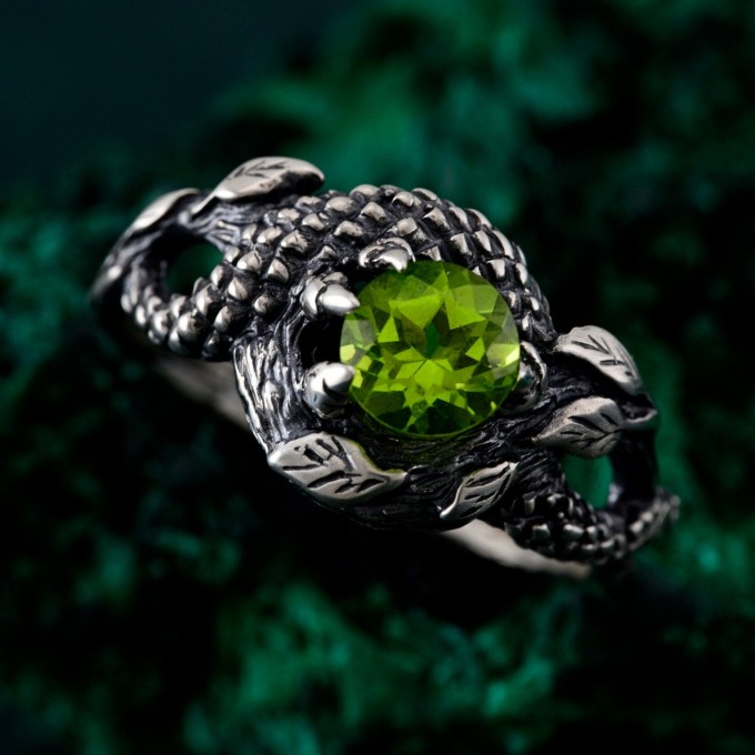 Exquisite Peridot Serpent Ring - Vintage Dragon Mystique in Fantasy Silver
