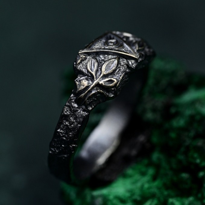 Vintage Triquetra Forest Ring – Nature-Inspired Silver Wedding Ring, Mystical Elven Jewelry with Celtic Knotwork Accent