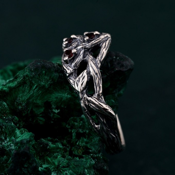 Crimson Trinity: Gothic Garnet Ring