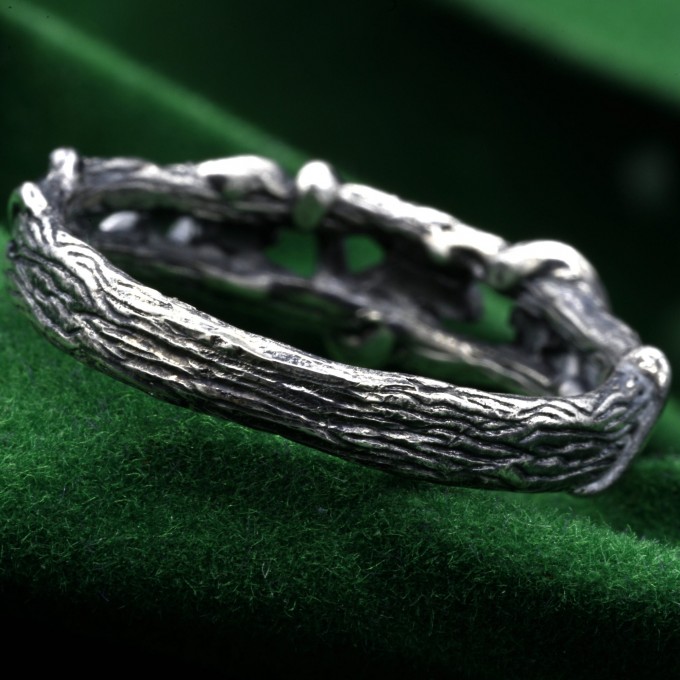 Ivy Vine Sterling Silver Ring with Nature-Inspired Charm