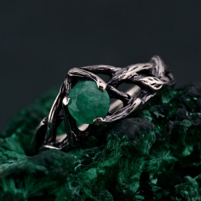 Celtic Emerald Silver Ring - Timeless Celtic Elegance
