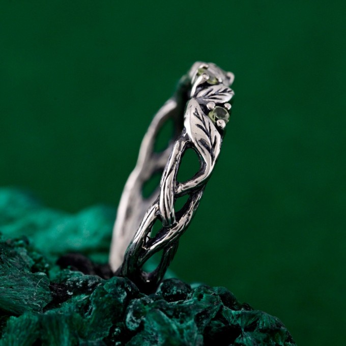 Silver Forest Fairy Ring: Whimsical Vine and Willow Leaf Design