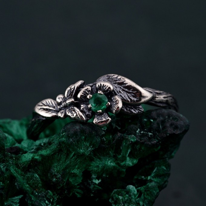 Elegant Silver Butterfly Emerald Ring – Winged Emerald and Silver Grace