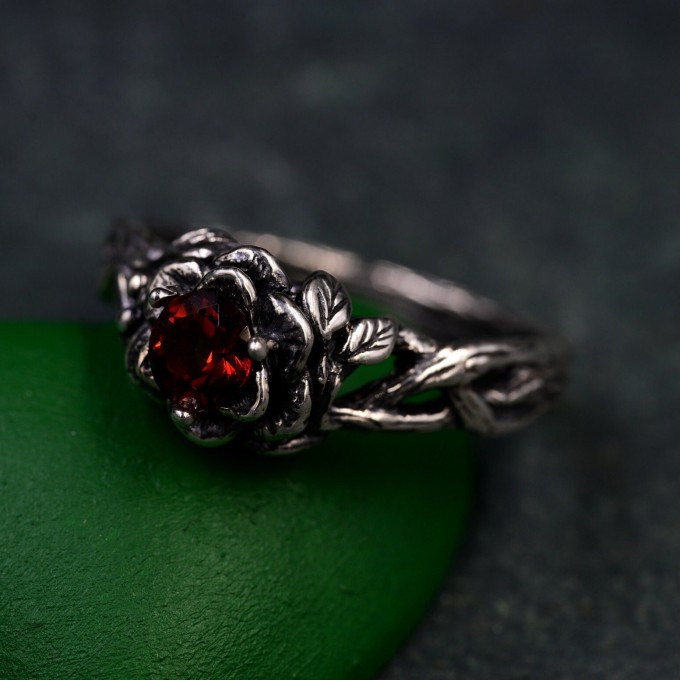 Handmade Silver Lotus Ring – Elegant Nature-Inspired Jewelry with Chic Floral Design