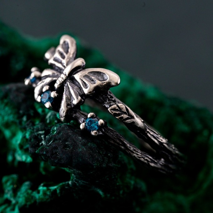 Elegant Ring Butterfly of Destiny - Unique and Graceful Butterfly Design