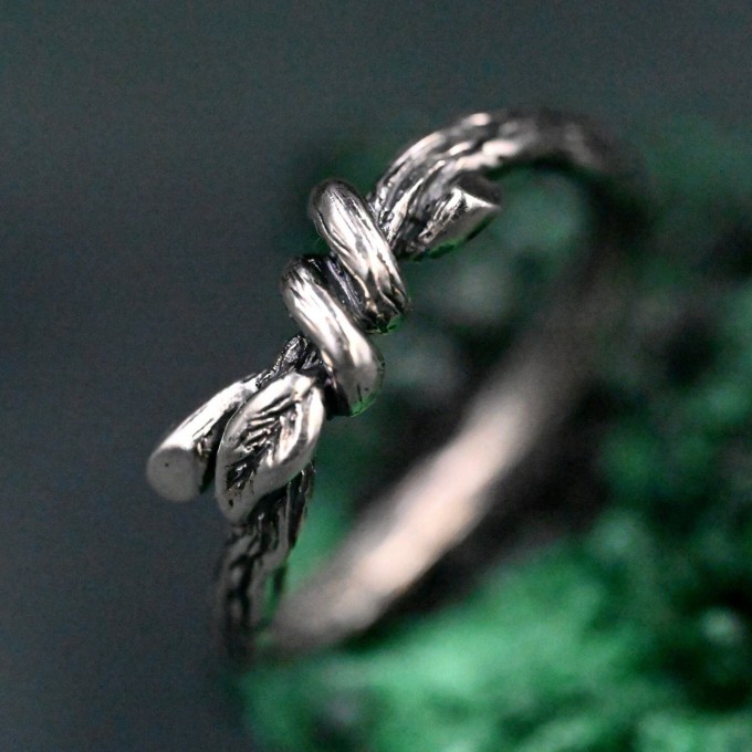 Wedding Ring Leaf and Branch – Unisex Gothic Ring with Leaves and Branch, Wedding Ring for the Enigmatic Couple