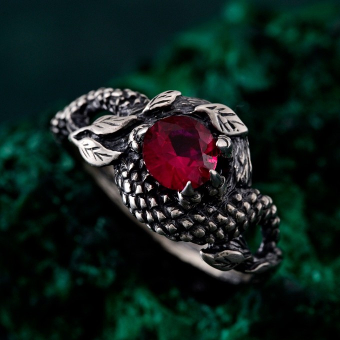 Serpent's Flame: Gothic Ruby Snake Ring