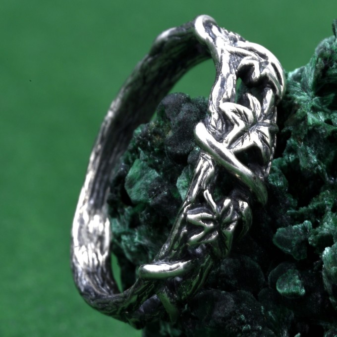 Ivy Vine Sterling Silver Ring with Nature-Inspired Charm