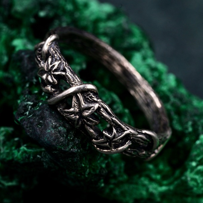Elegant Silver Leaf Ring – Unique Botanical Wedding Band, Handcrafted Nature Jewelry