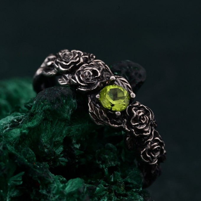 Blossom Silver Ring - Nature's Elegance with Floral Twig Accent