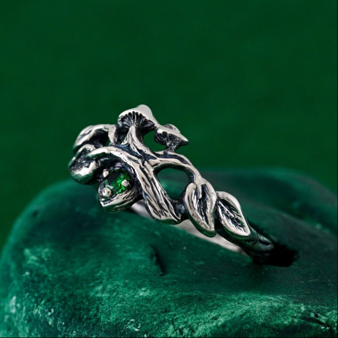 Unisex Gothic Wedding Ring – Witchy Statement Ring, Silver Geometric Design, Unique Gothic Jewelry for All Genders
