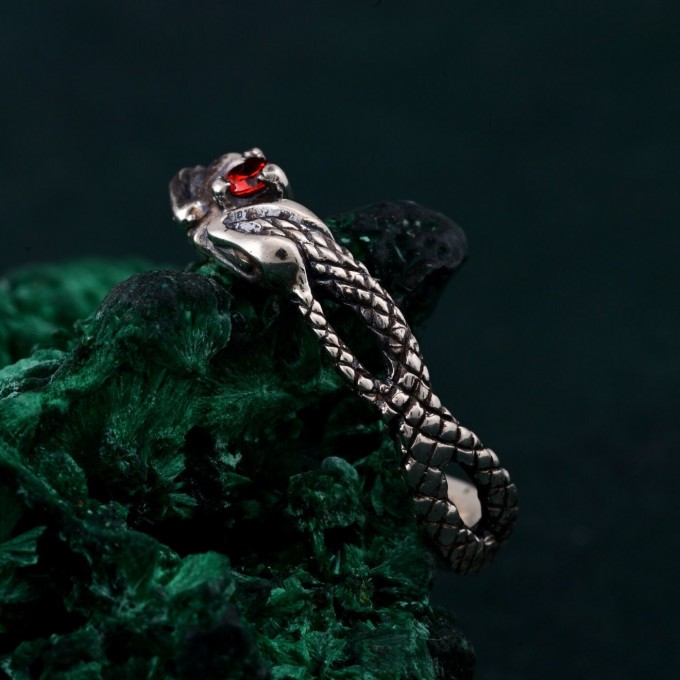 Emerald Snake Engagement Ring – Elven Fantasy Ouroboros Wedding Band, Infinity Serpent Design, Unique Wedding Ring