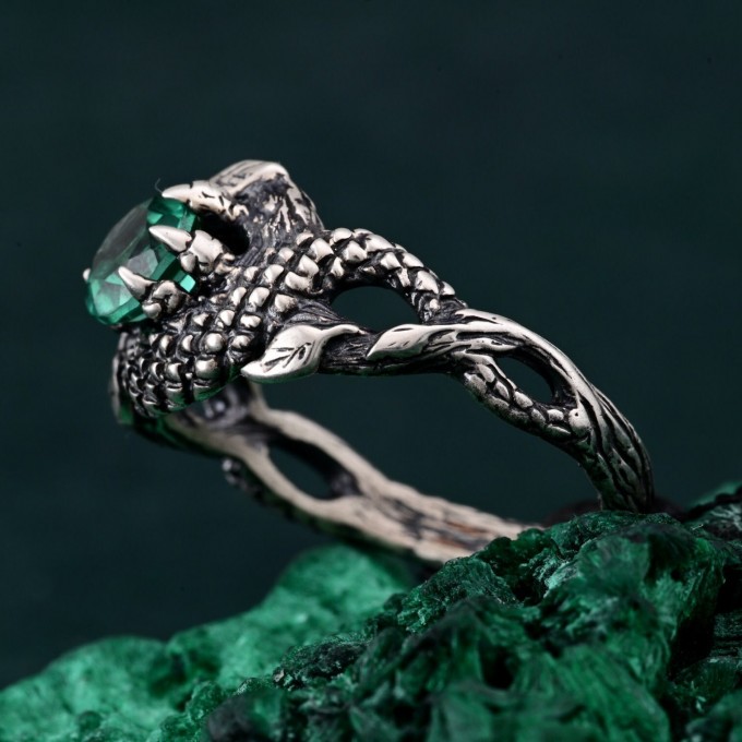 Enchanting Ring Dragon Scale - Serpentine Elegance in Silver Armor