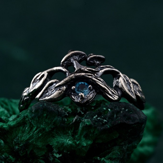Topaz Enchantment Gothic Ring – Mystical Unisex Wedding Band, Witchy Statement Topaz Ring, Unique Gothic Gemstone Jewel