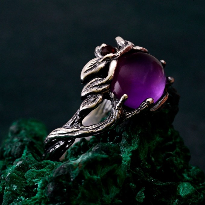 Nature's Grace: Amethyst Cabochon Leaf Ring in Sterling Silver