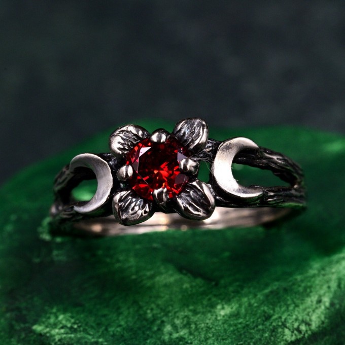 Triple moon goddess ring outlet