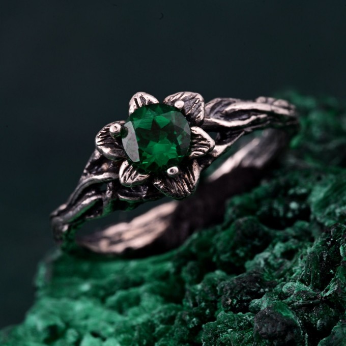 Unique Petal-Adorned Twig Ring - Floral Harmony and Botanical Elegance