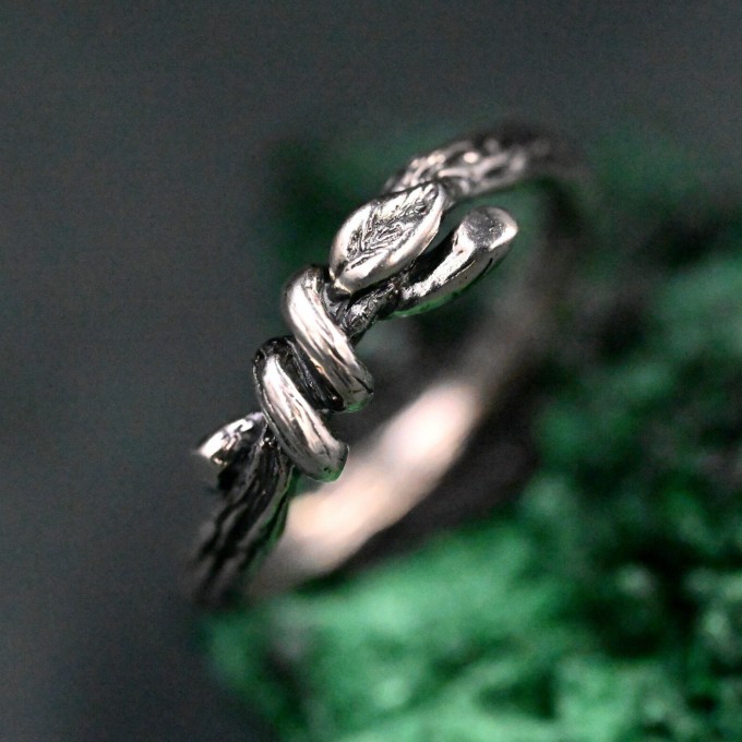 Enchanted Vines: Gothic Silver Nature Ring